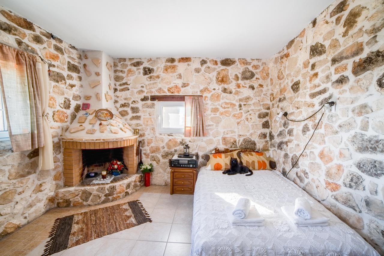 Villa Lithahiro Stone House Agalás Exterior foto
